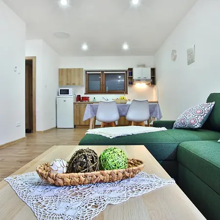 Apartment Kamilli Besenova